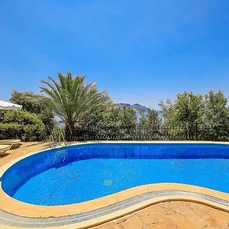 Villa Nur, Beachfront *