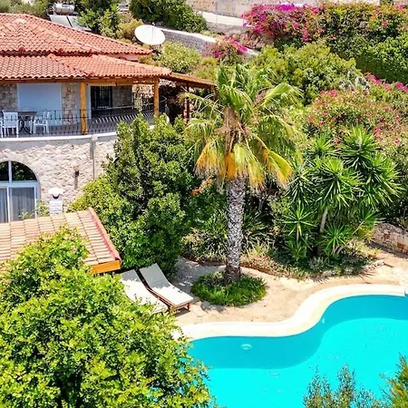Nur, Beachfront Villa
