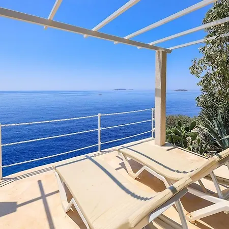 Villa Nur, Beachfront Kas