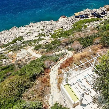 Nur, Beachfront Villa *